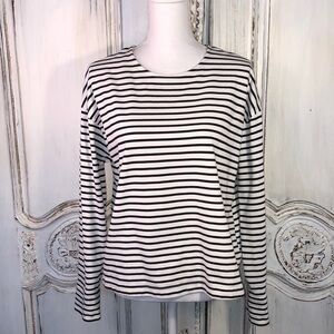 Who What Wear Classic Black and White Stripe Round Neck Top Size Small